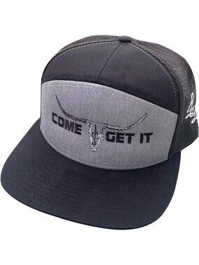 Stylish Leather & Lights 7-Panel Flat Bill Cowboy Hat with Bull Skull Design